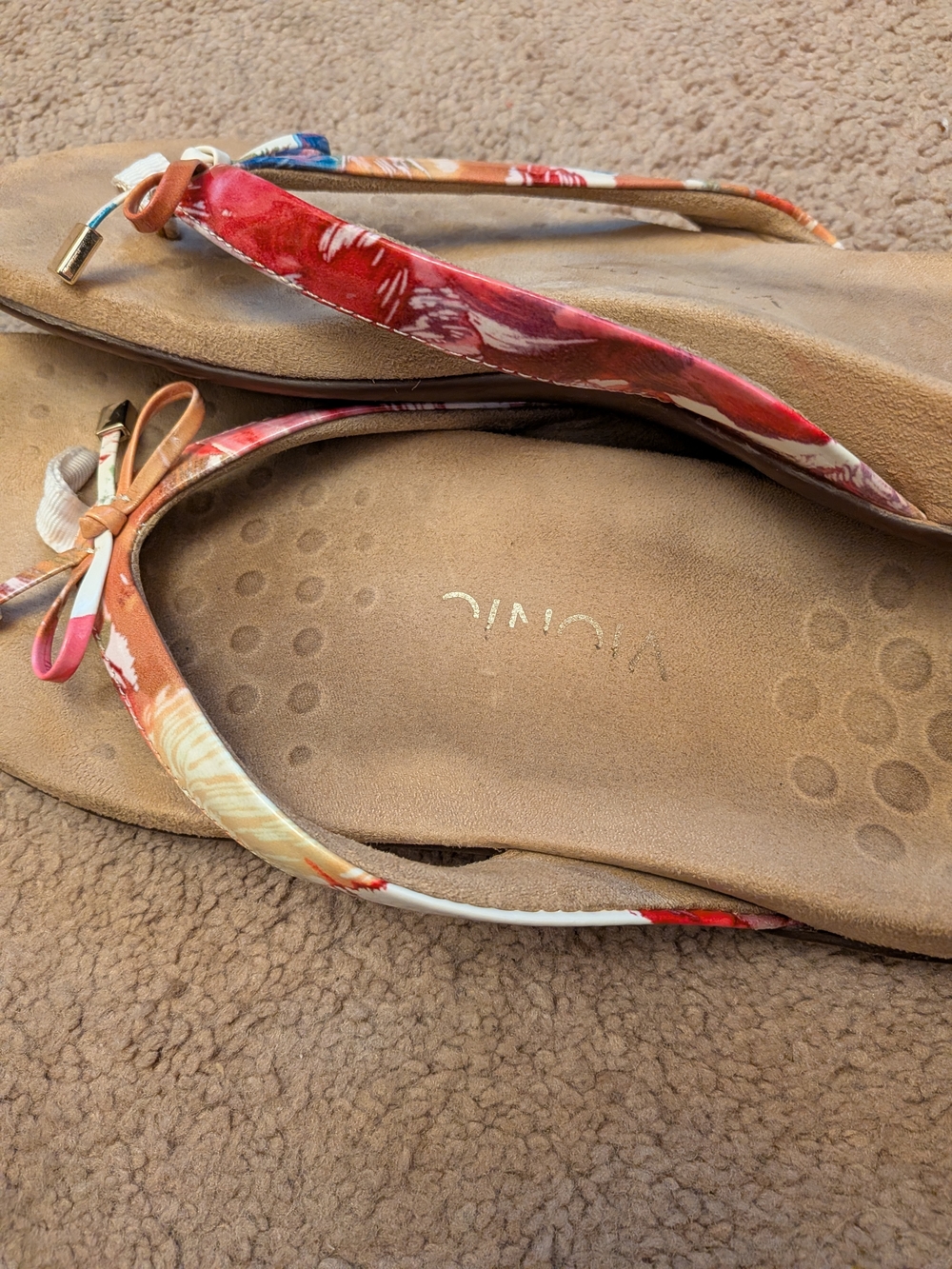 Vionic Floral Multicolor Thong Sandals